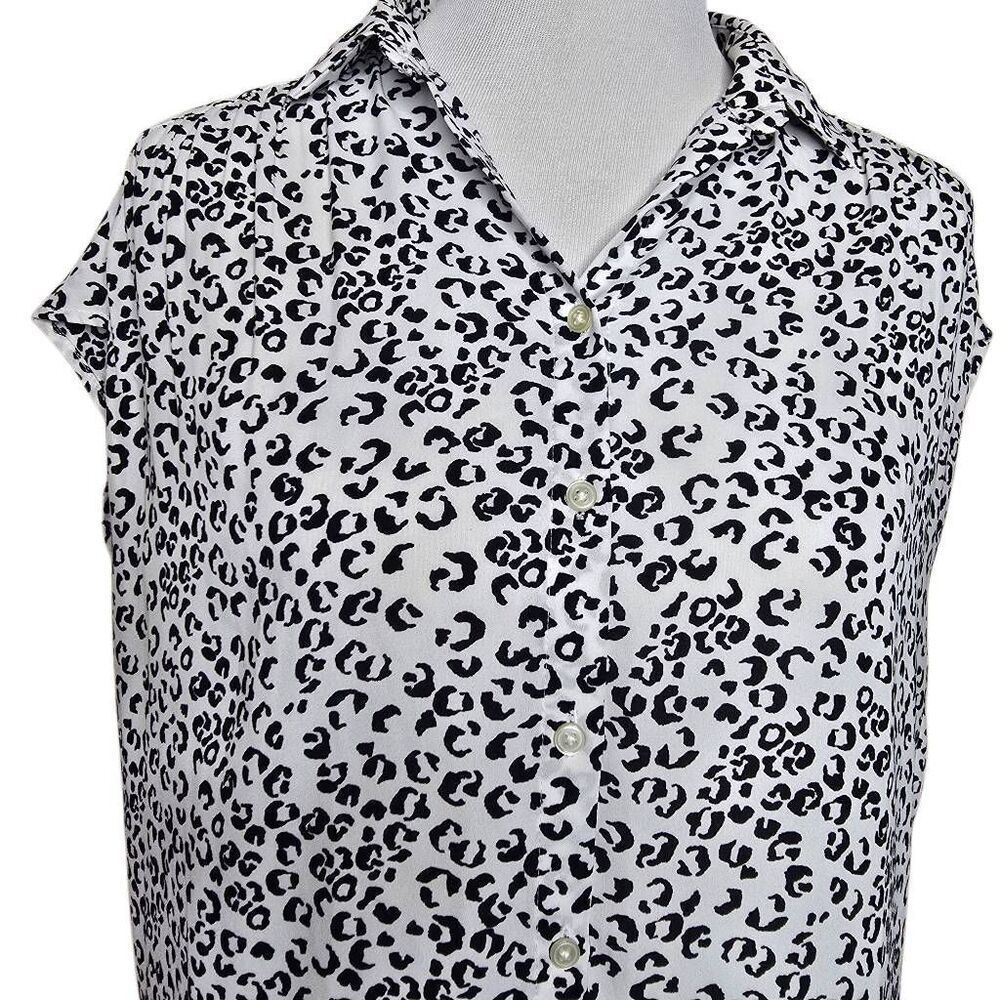 LOFT Leopard Print Sleeveless Button Down Blouse White Black Shirt Size S
